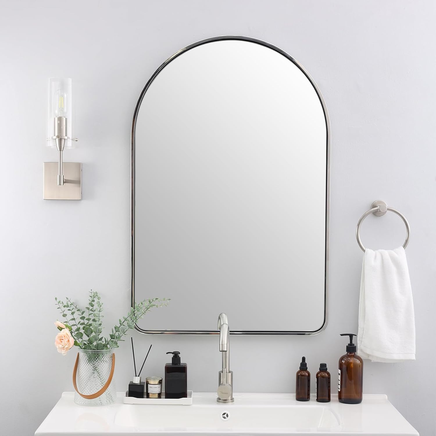Luxe Gold Mirror — 26" — Polished Chrome