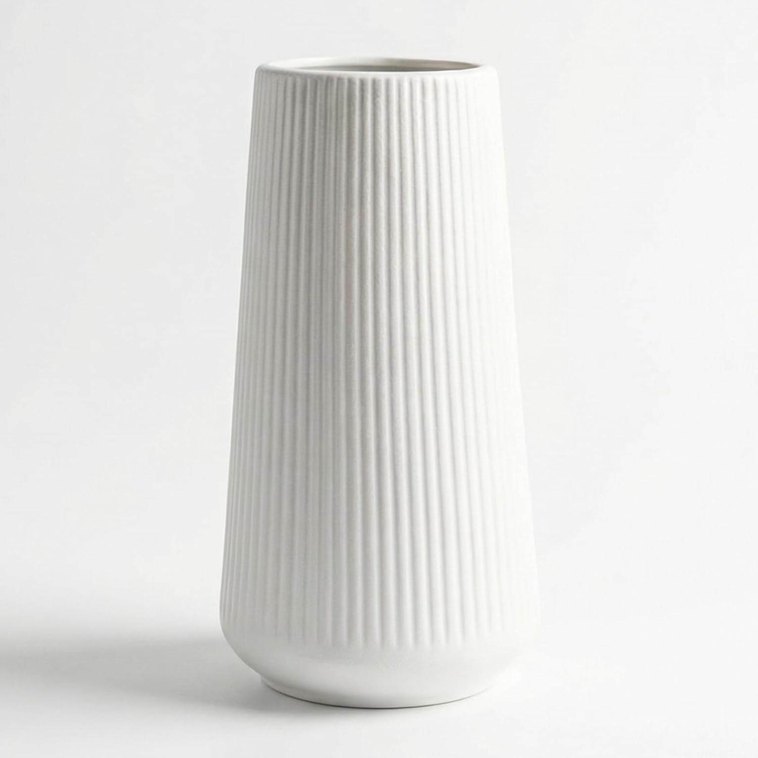 Modern Black Flower Vase — 8" — Matte White01