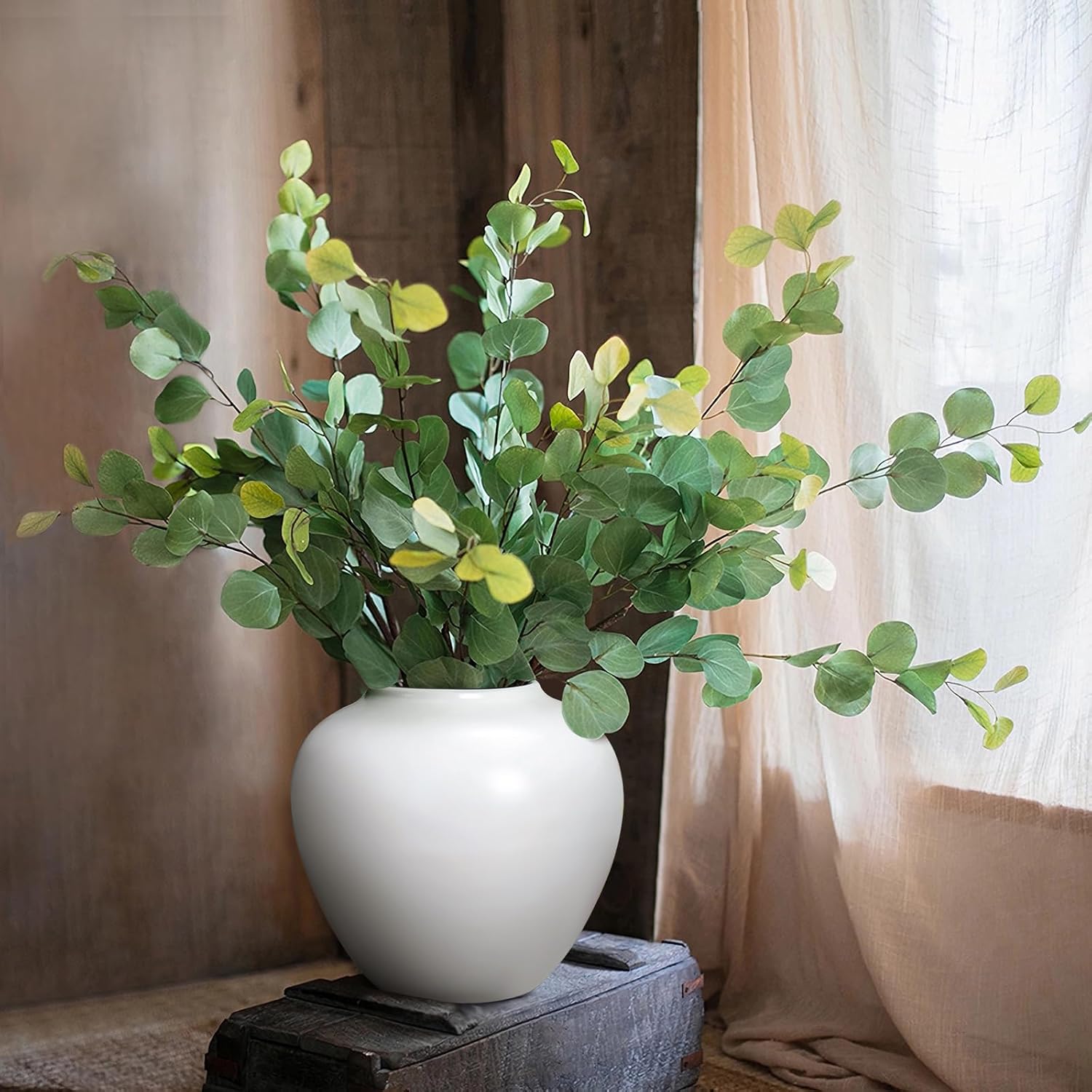 Round Farmhouse Black Vase — White