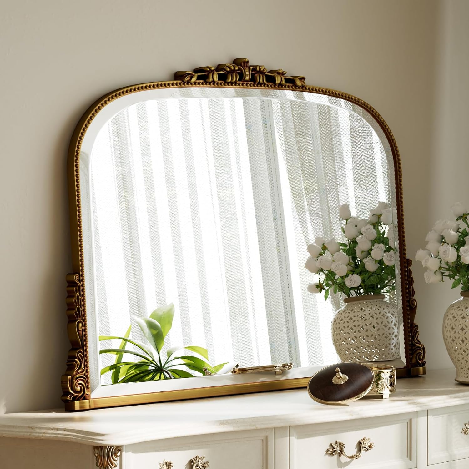 Round Luxe Gold Wall Mirror — 27" — Vintage Gold