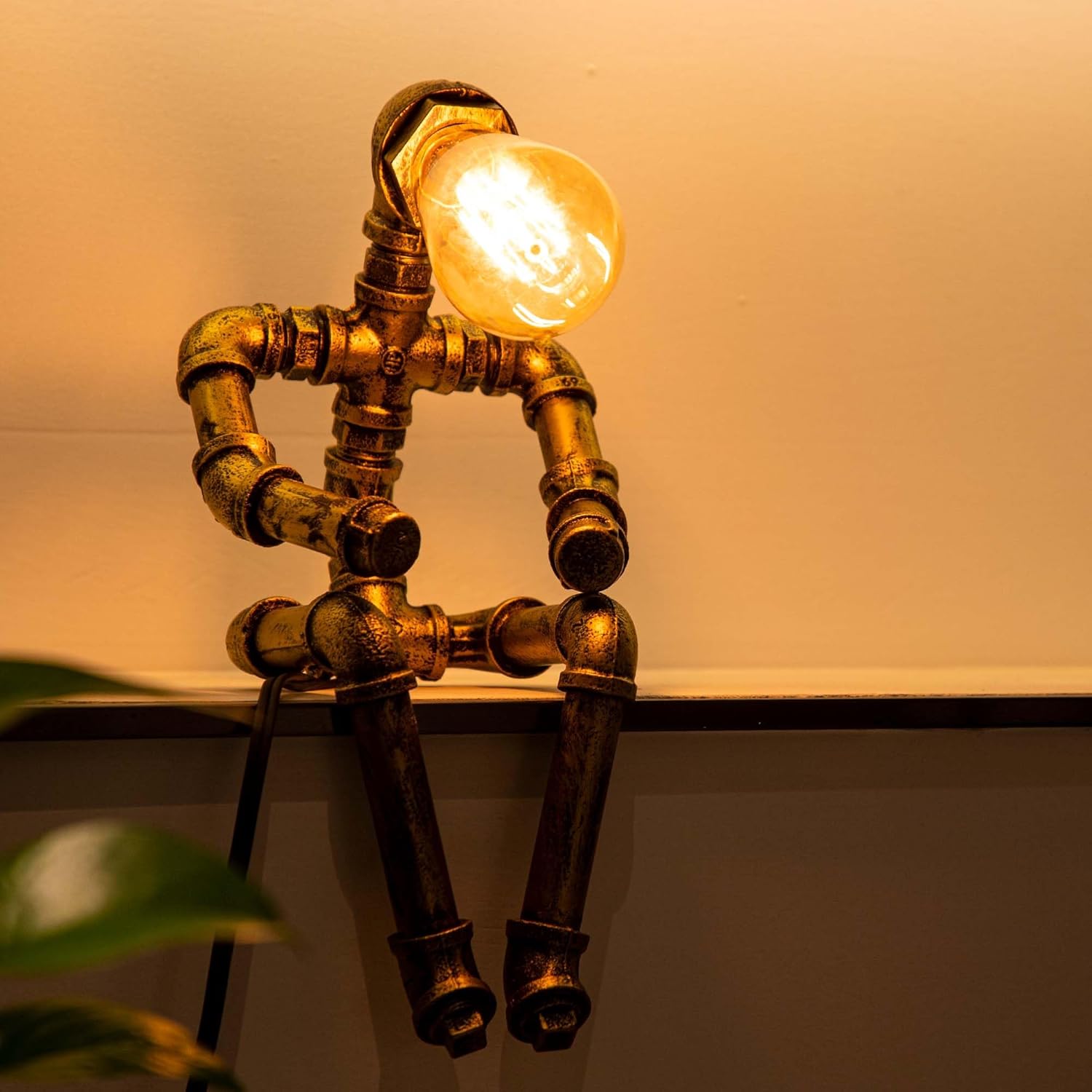Vintage Black Table Lamp — Bronze A