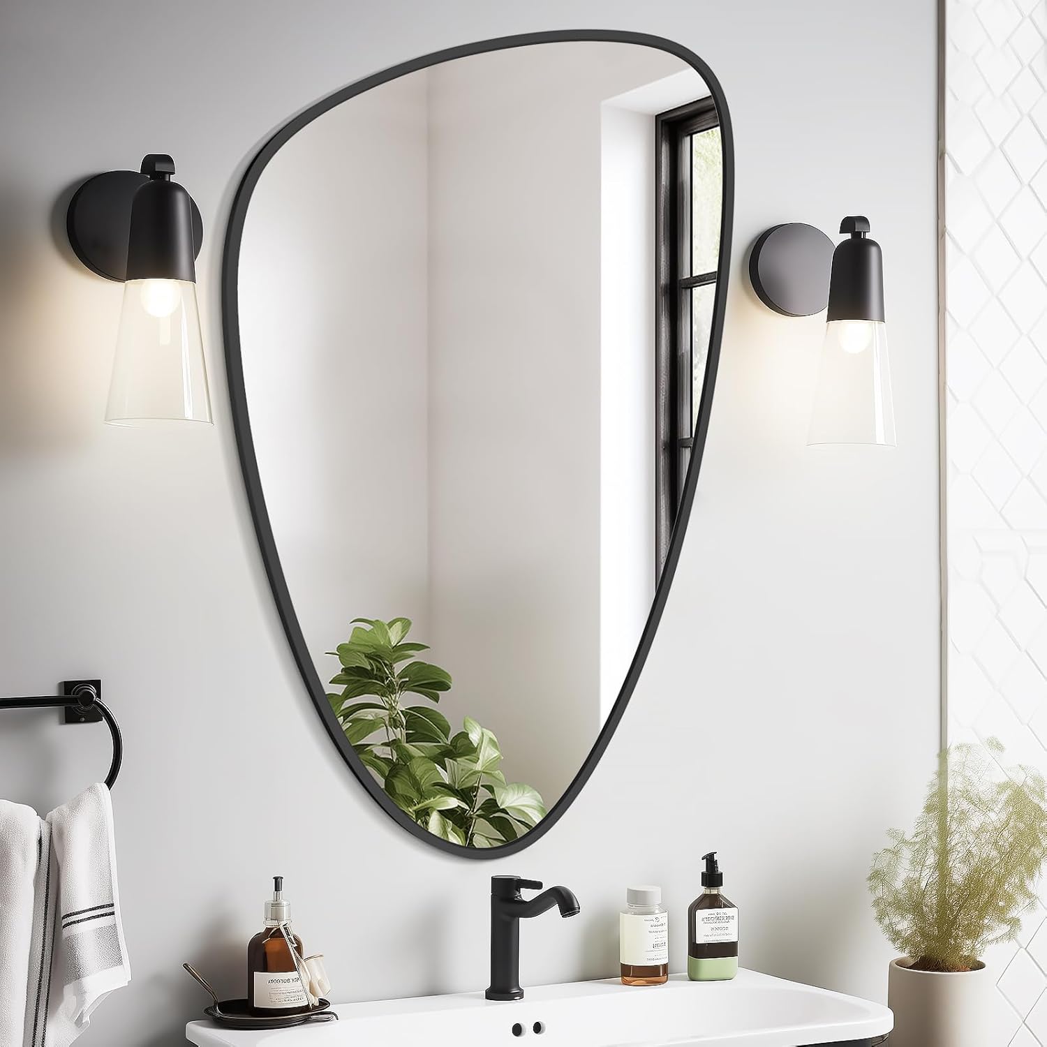 Luxe Black Wall Mirror — 28" — Black
