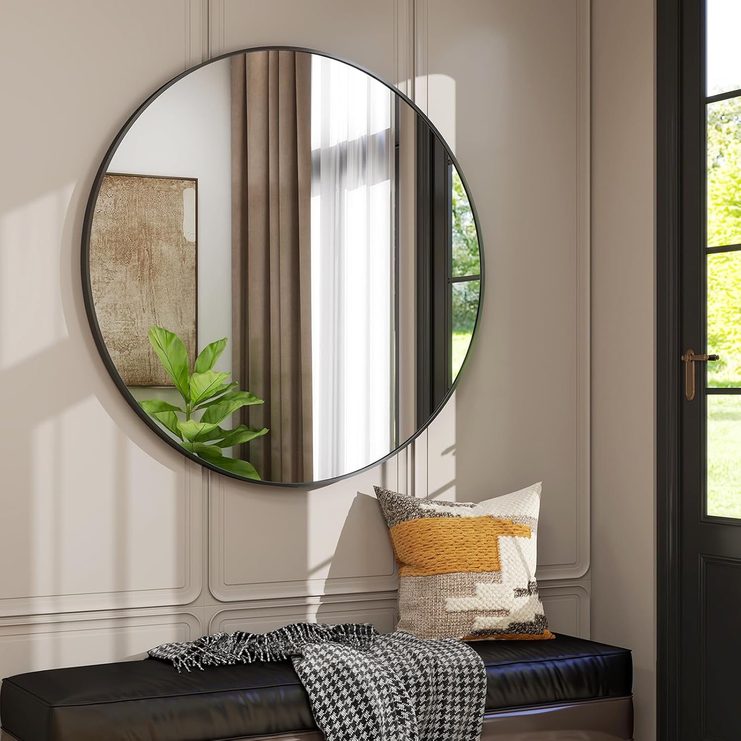Round Luxe Black Wall Mirror — 32" — Black