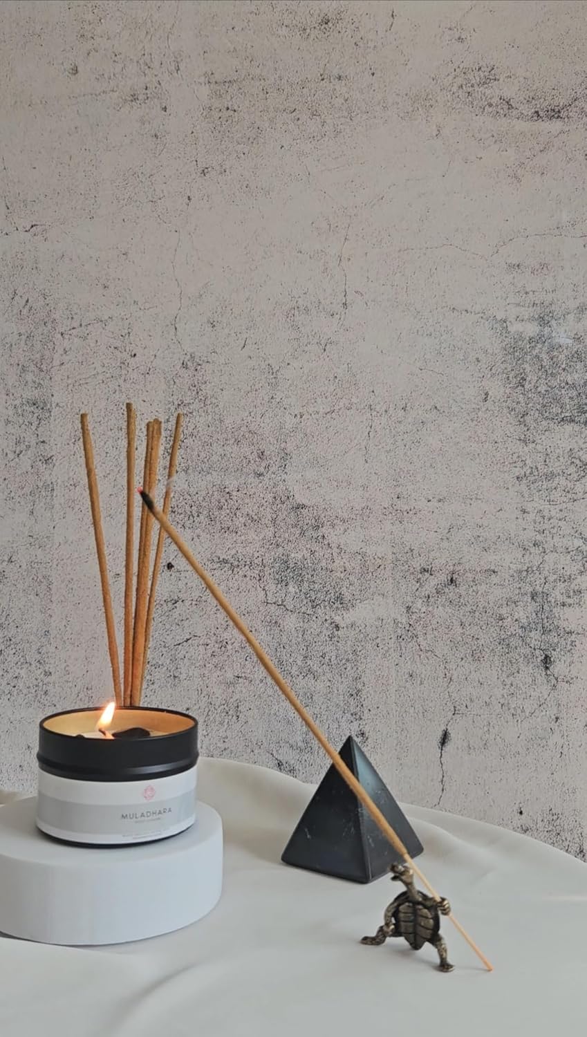 Luxe Glass Scented Candle - View 9