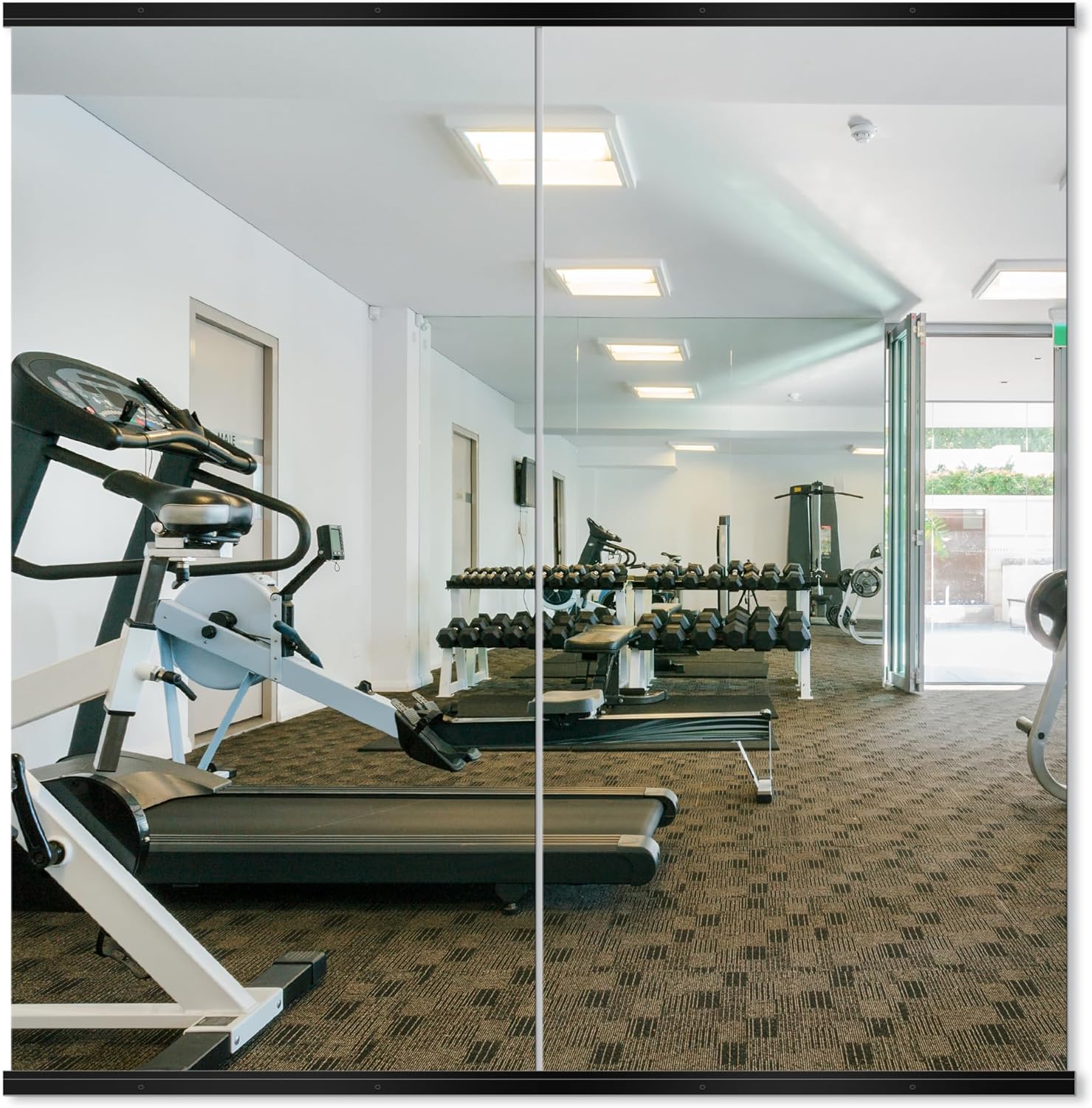 Round Black Wall Mirror — 22" — Gym Black
