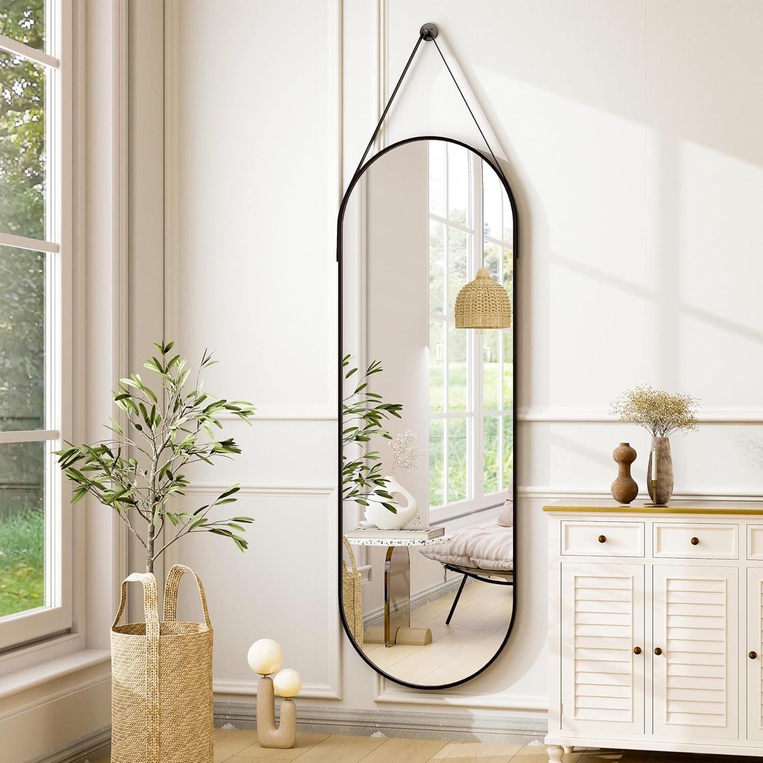 Luxe Black Round Mirror — 20" — Oval-black