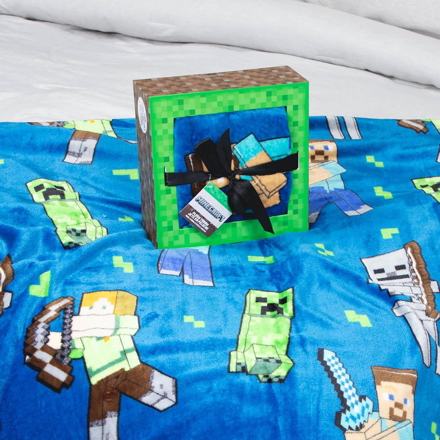 Black Throw Pillow — 60" — Blue - Minecraft