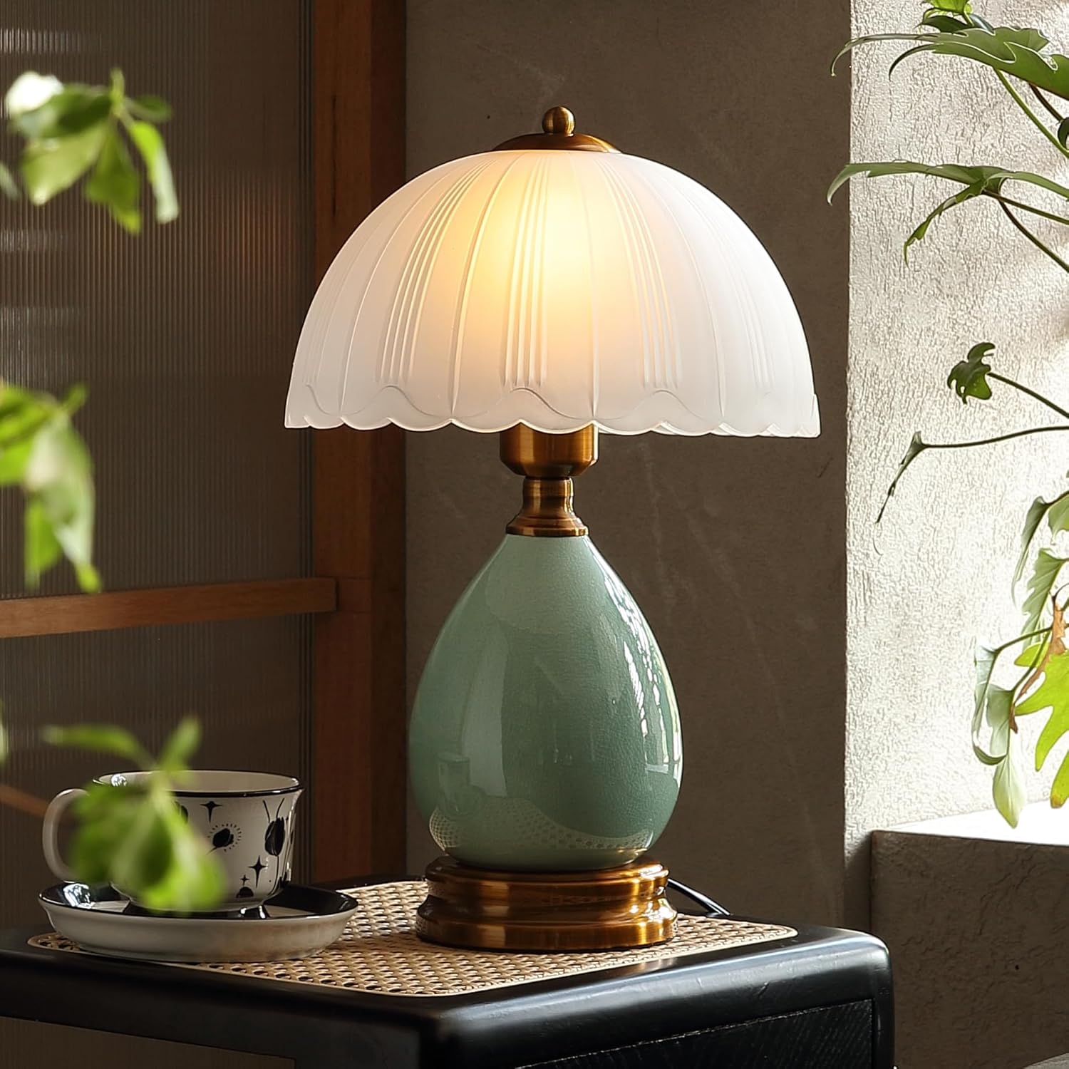 Vintage Mid-Century Ceramic Table Lamp — 16" — LD001
