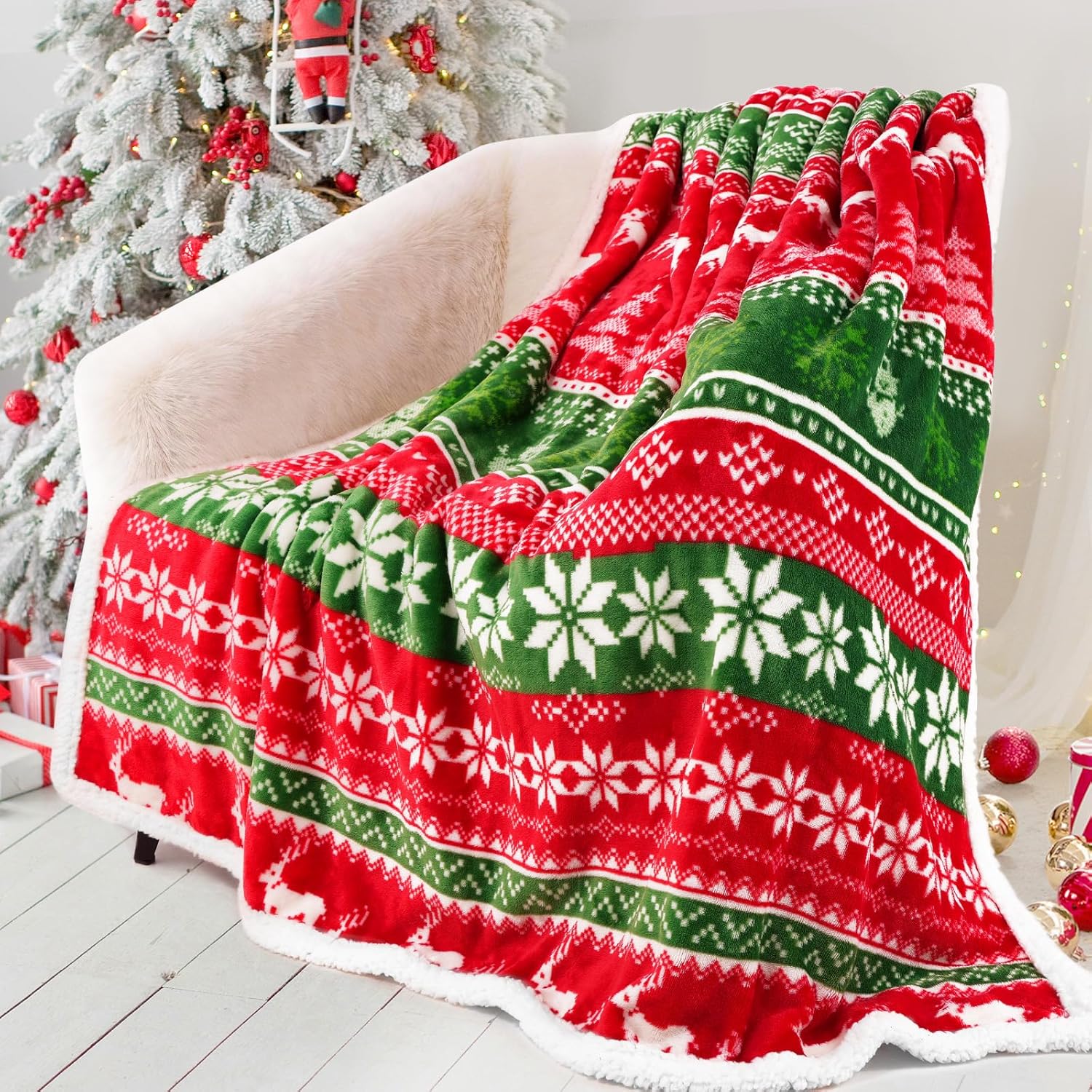 Green Throw Pillow — 50" — Red&greenreindeer