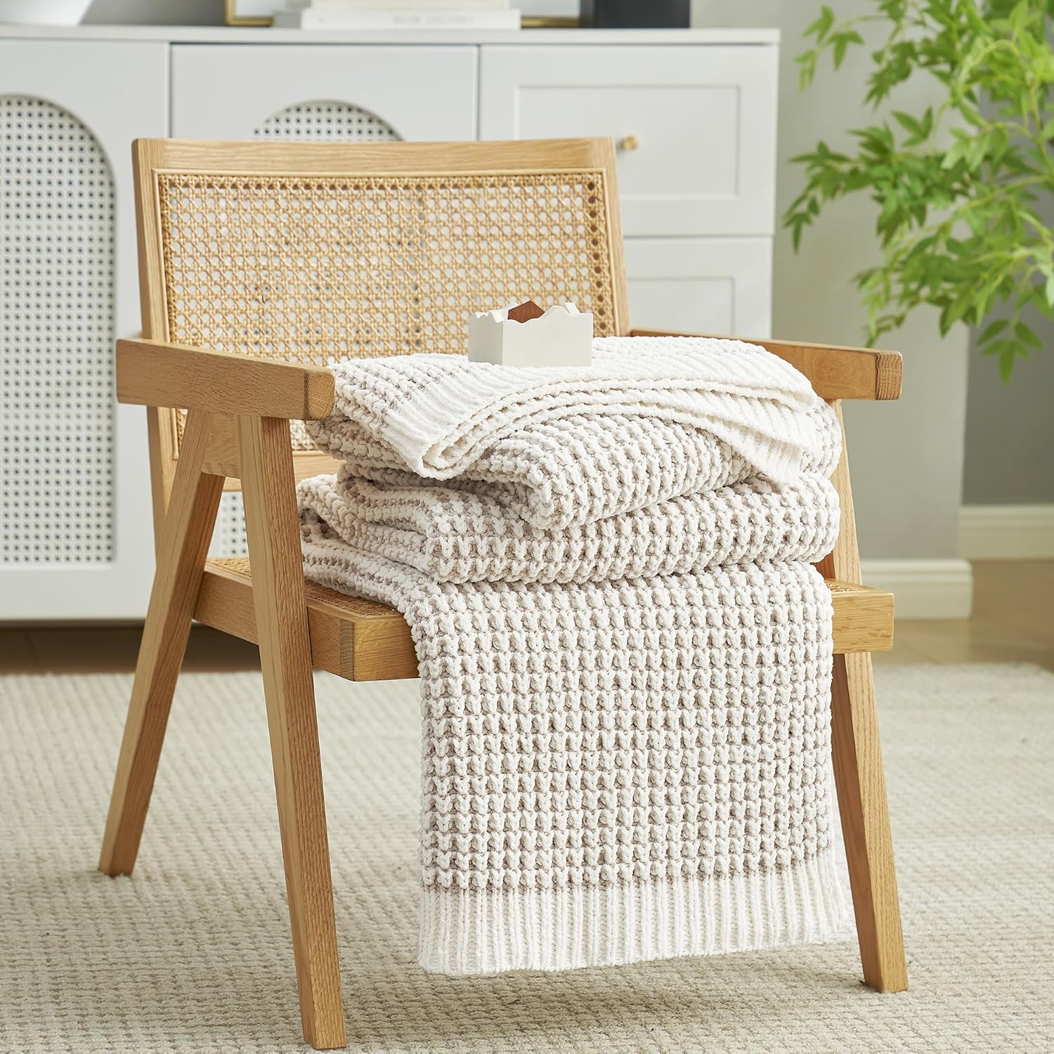 Knit Beige Throw Pillow — 50" — Pineapple Beige&ivory